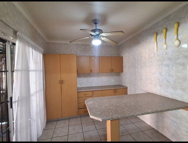 3 BEDROOM FREESTANDING FOR SALE IN STILFONTEIN EXT 4
